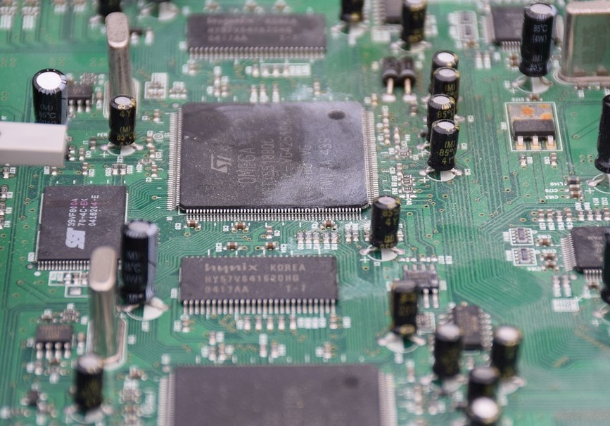 英飛凌代理商告訴你什么情況下需要芯片替代，有什么利與弊呢